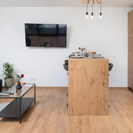 Akadia Kuca Za Odmor Sa Grijanim Bazenom فيلة زادار