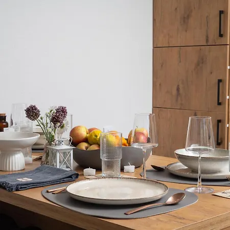 Akadia Kuca Za Odmor Sa Grijanim Bazenom زادار