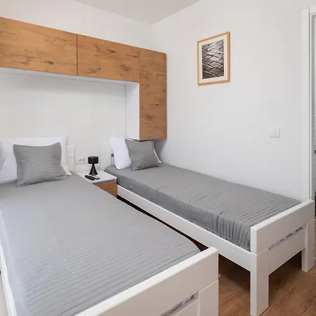 فيلة Akadia Kuca Za Odmor Sa Grijanim Bazenom *