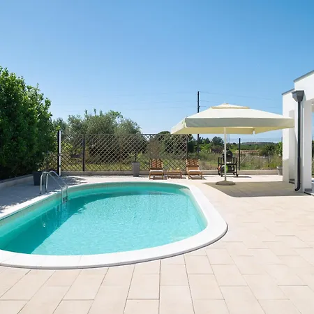 Akadia Kuca Za Odmor Sa Grijanim Bazenom *