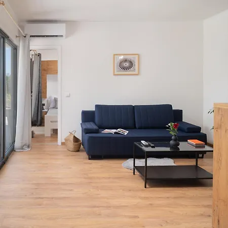 Akadia Kuca Za Odmor Sa Grijanim Bazenom 빌라