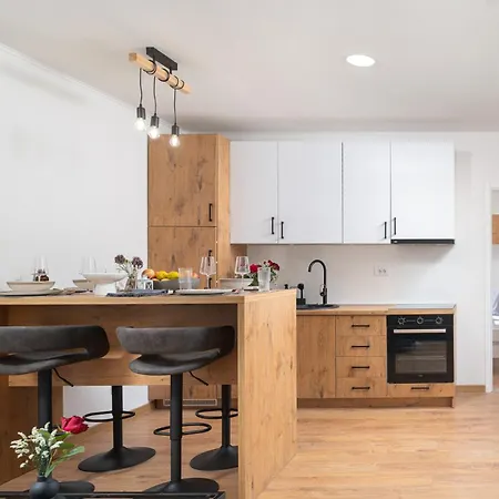 Akadia Kuca Za Odmor Sa Grijanim Bazenom 빌라 자다르