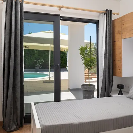 빌라 Akadia Kuca Za Odmor Sa Grijanim Bazenom