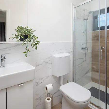 Akadia Kuca Za Odmor Sa Grijanim Bazenom